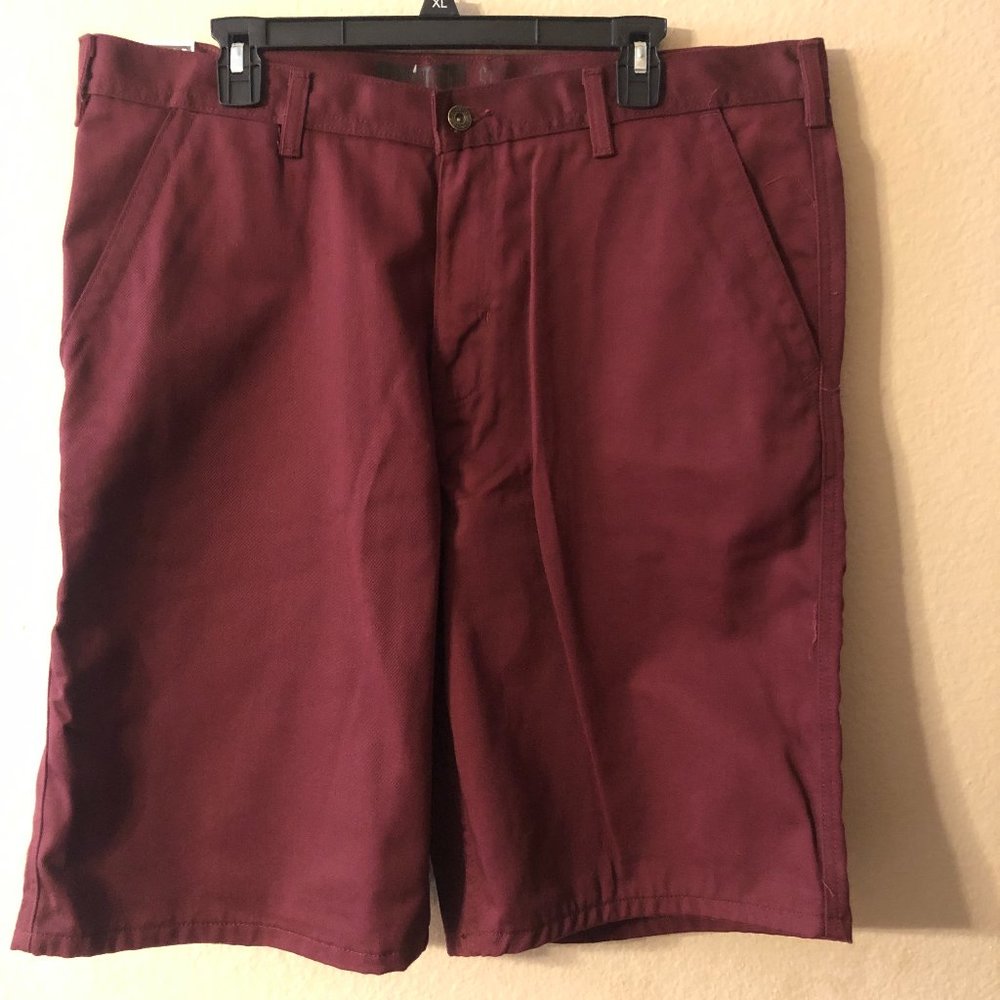 ZUMIEZ Quality FREEWORLD Clothing SIZE 38 Dark Red